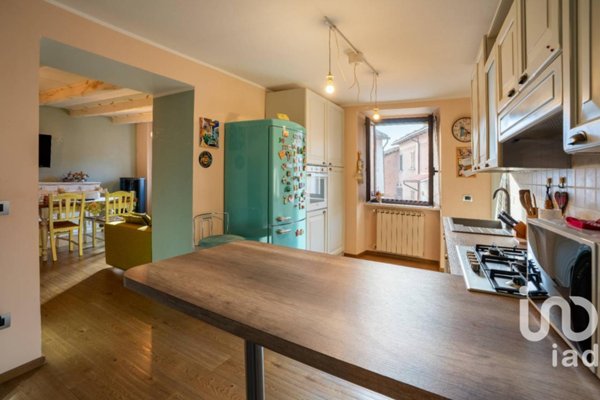 appartamento in vendita a Fossato di Vico in zona Colbassano