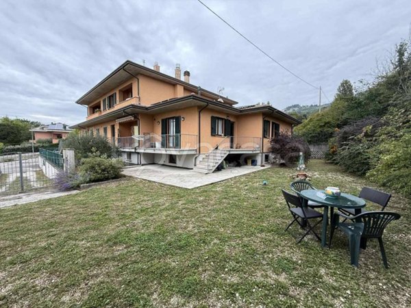 casa indipendente in vendita a Fossato di Vico