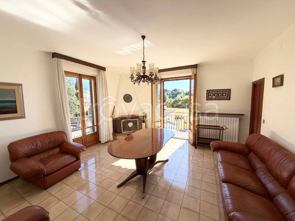 appartamento in vendita a Fossato di Vico in zona Purello