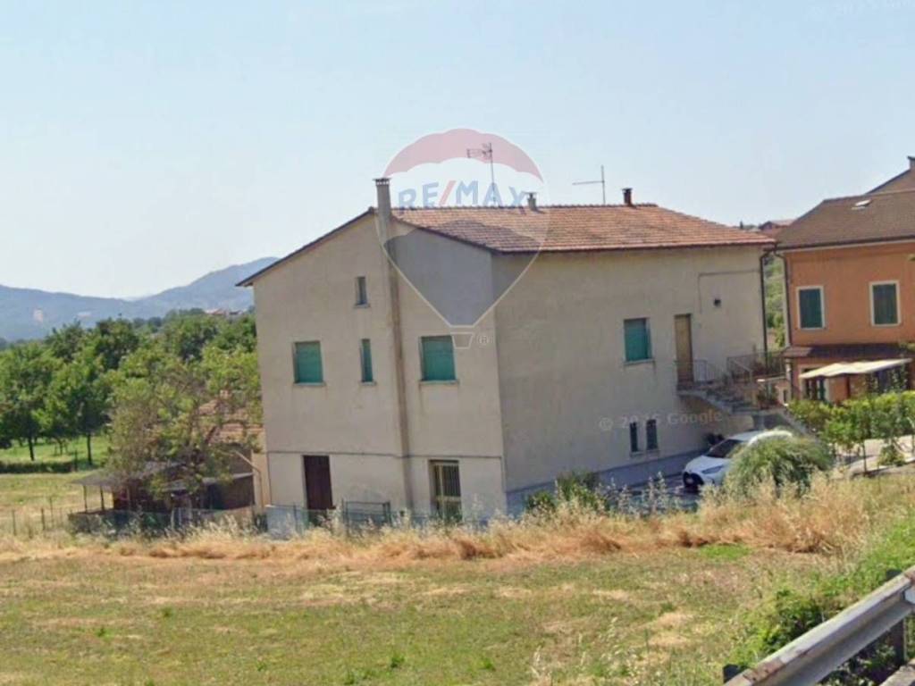 appartamento in vendita a Fossato di Vico in zona Purello
