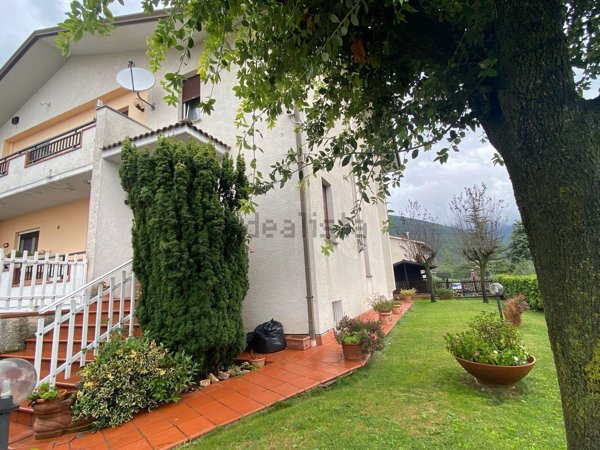casa indipendente in vendita a Fossato di Vico in zona Purello