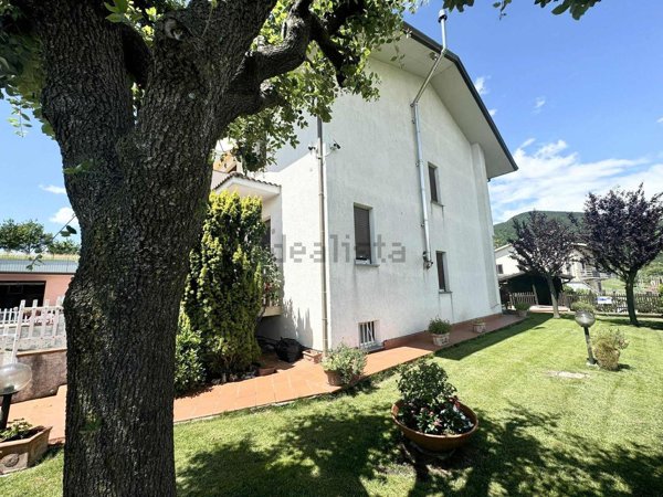 casa indipendente in vendita a Fossato di Vico in zona Purello