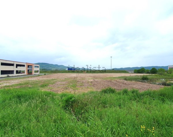 terreno edificabile in vendita a Fossato di Vico