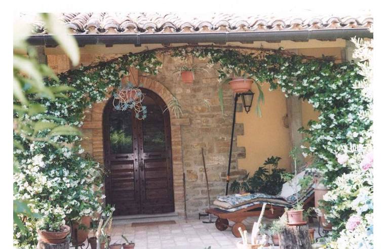 casa indipendente in vendita a Fossato di Vico