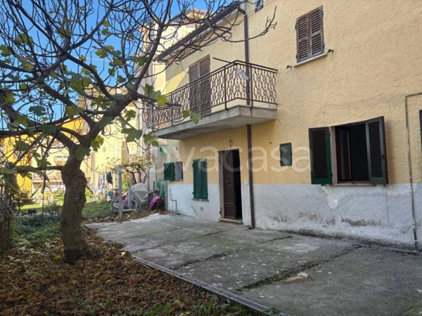 casa indipendente in vendita a Fossato di Vico in zona Palazzolo