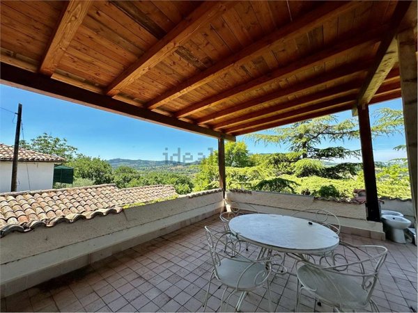 casa indipendente in vendita a Fossato di Vico