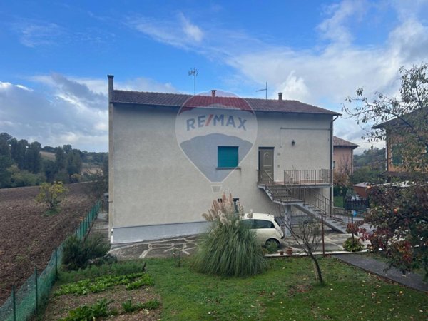 appartamento in vendita a Fossato di Vico in zona Purello