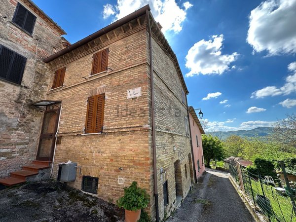 casa indipendente in vendita a Fossato di Vico in zona Colbassano