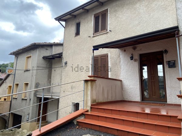 casa indipendente in vendita a Fossato di Vico in zona Purello