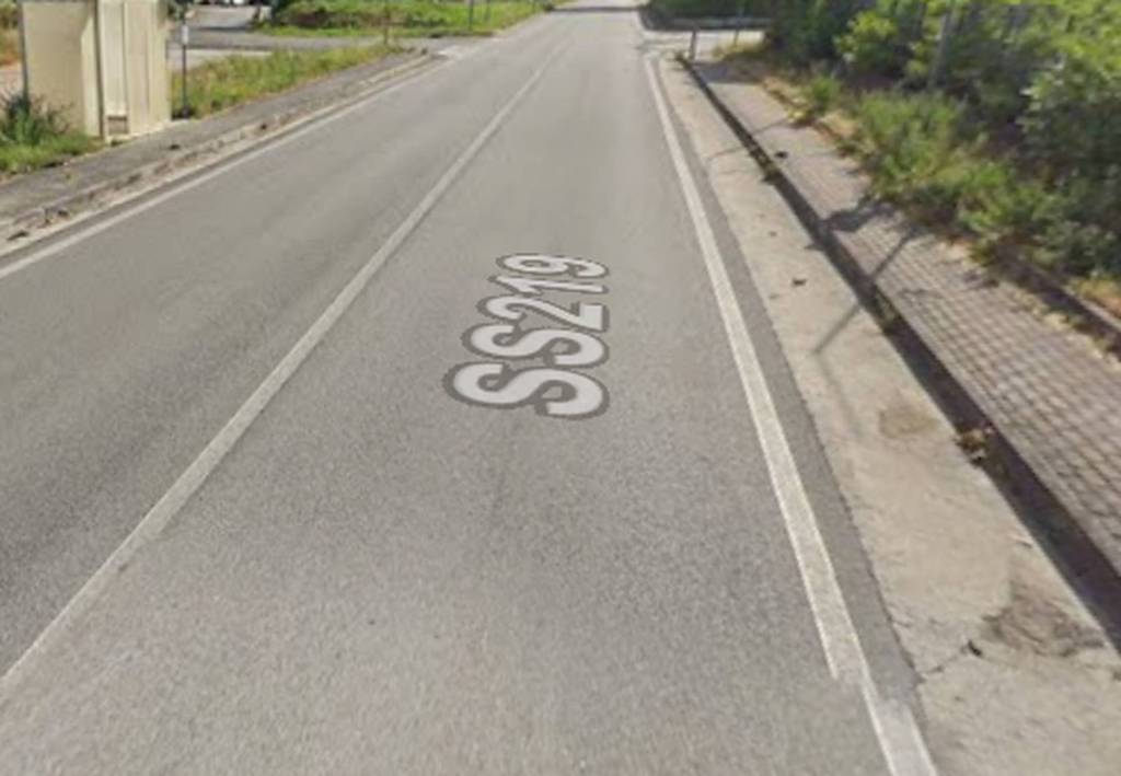 negozio in vendita a Fossato di Vico in zona Osteria del Gatto