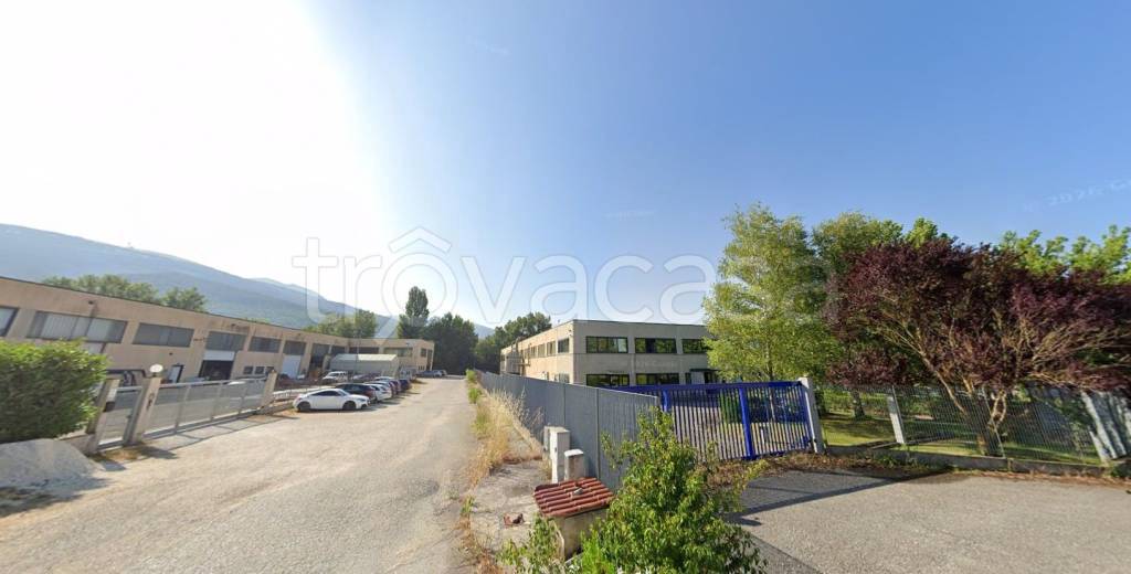 locale commerciale in vendita a Fossato di Vico in zona Osteria del Gatto