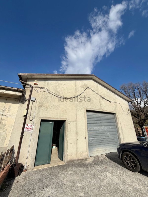 capannone in vendita a Fossato di Vico in zona Purello