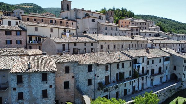 casa indipendente in vendita a Fossato di Vico
