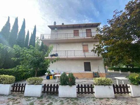 appartamento in vendita a Fossato di Vico