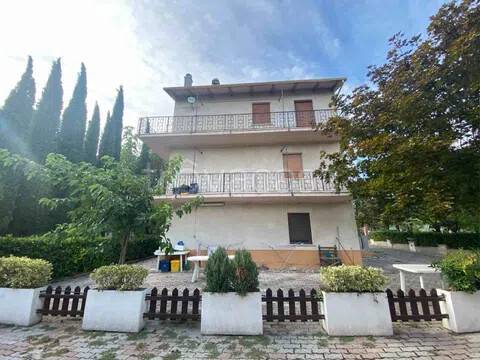 appartamento in vendita a Fossato di Vico