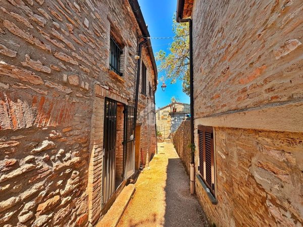 appartamento in vendita a Fossato di Vico