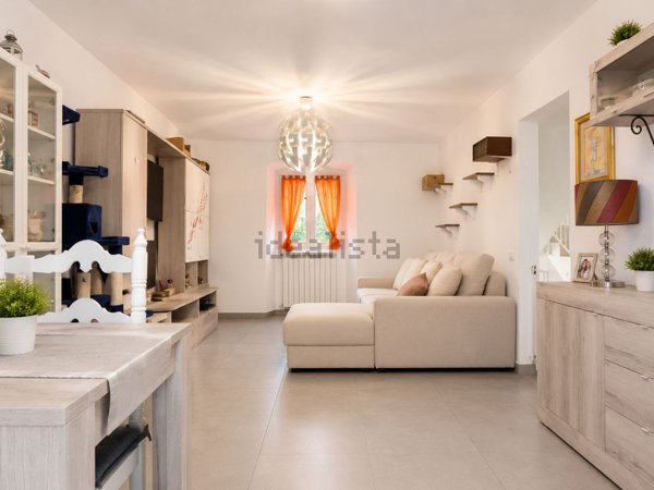 casa indipendente in vendita a Fossato di Vico in zona Purello