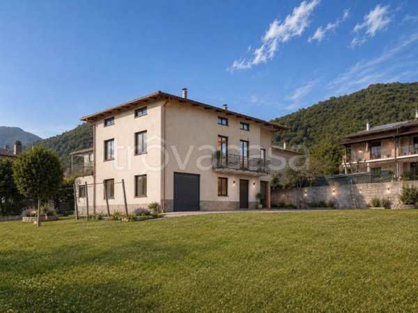 casa indipendente in vendita a Fossato di Vico