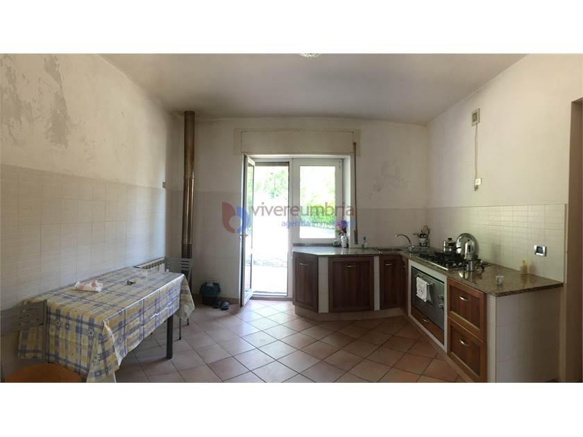 casa indipendente in vendita a Fossato di Vico in zona Palazzolo