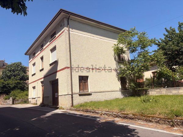 casa indipendente in vendita a Fossato di Vico in zona Colbassano