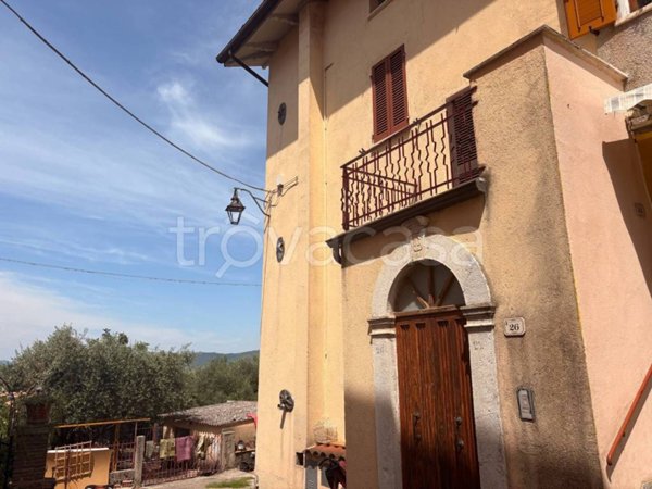 appartamento in vendita a Fossato di Vico in zona Palazzolo
