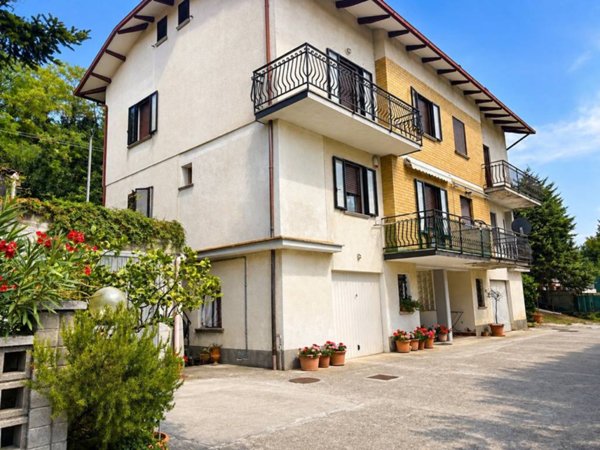 casa indipendente in vendita a Fossato di Vico in zona Osteria del Gatto