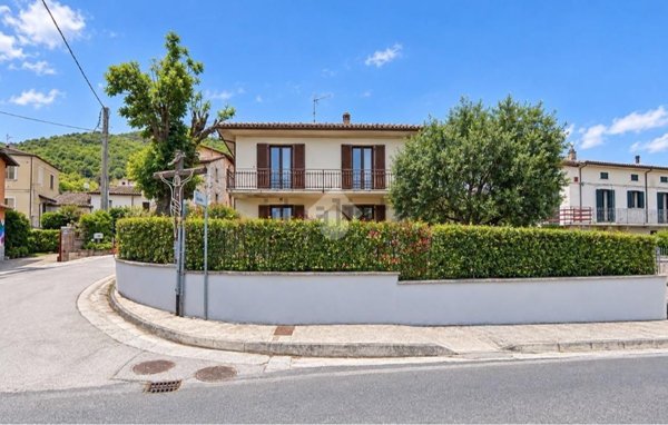 casa indipendente in vendita a Fossato di Vico in zona Purello