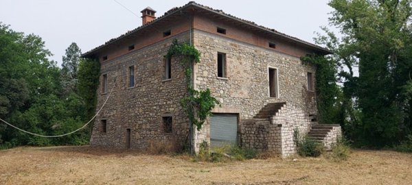 casa indipendente in vendita a Fratta Todina