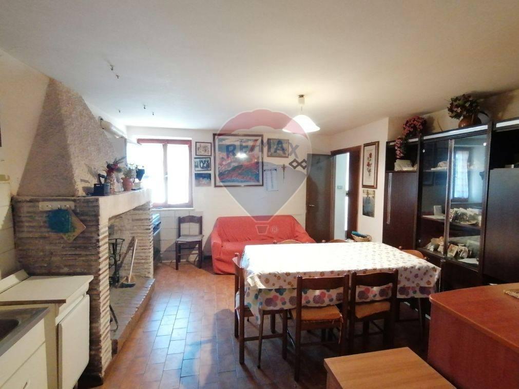 casa indipendente in vendita a Fratta Todina in zona Stazione