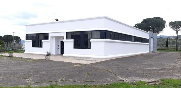 locale di sgombero in vendita a Fratta Todina