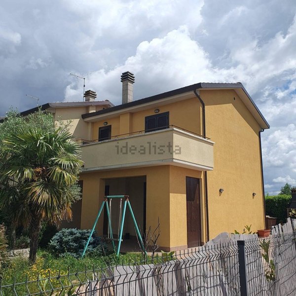 casa indipendente in vendita a Fratta Todina