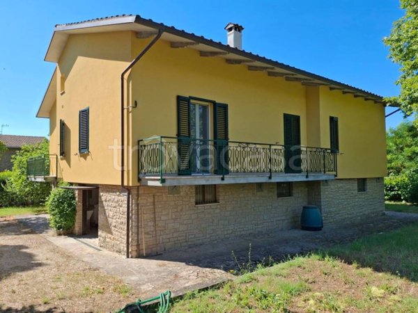 casa indipendente in vendita a Fratta Todina