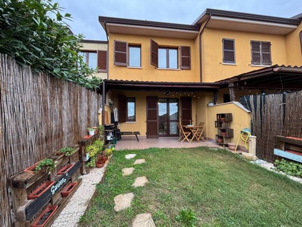 casa indipendente in vendita a Fratta Todina