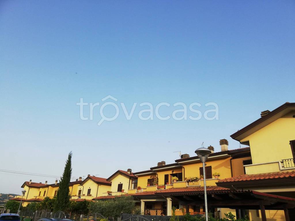 casa indipendente in vendita a Fratta Todina