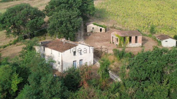 casale in vendita a Fratta Todina