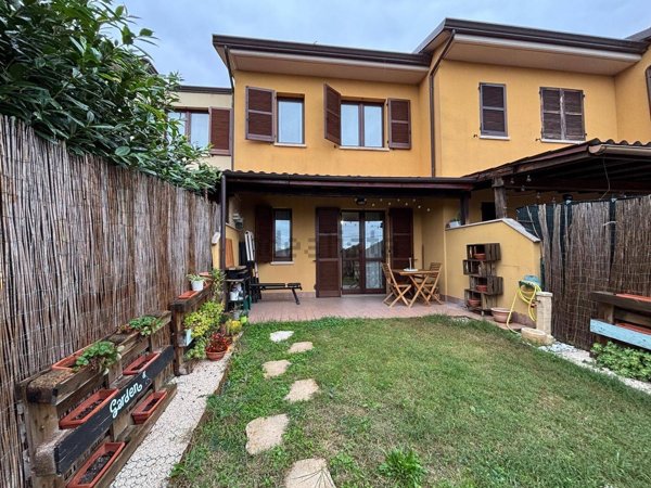 casa indipendente in vendita a Fratta Todina