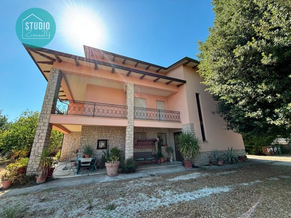 casa indipendente in vendita a Fratta Todina in zona Bino