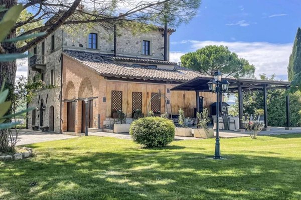 casa indipendente in vendita a Fratta Todina in zona Bino