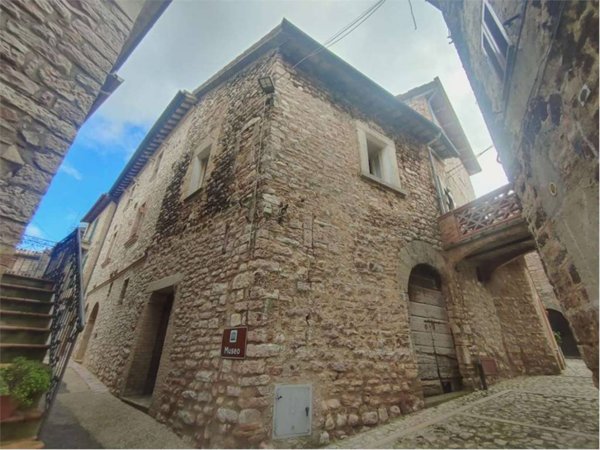 appartamento in vendita a Giano dell'Umbria in zona Montecchio
