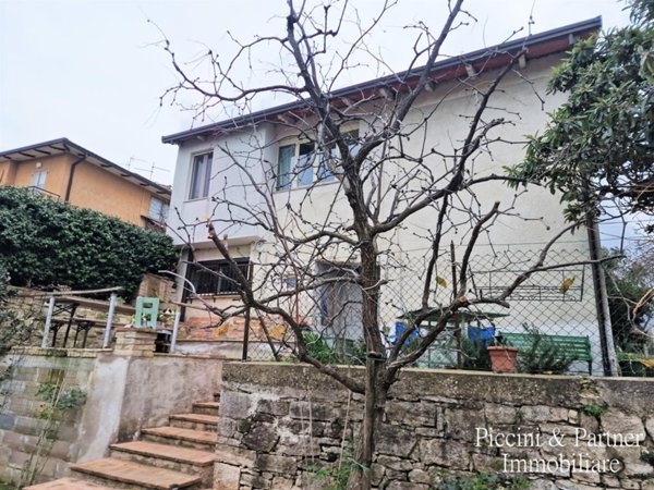 casa indipendente in vendita a Giano dell'Umbria