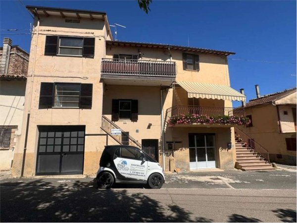 appartamento in vendita a Giano dell'Umbria in zona Fabbri