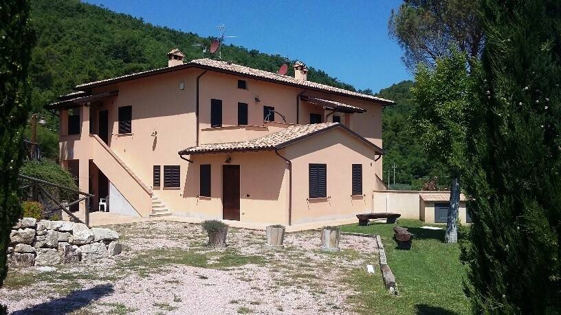 casa indipendente in vendita a Giano dell'Umbria