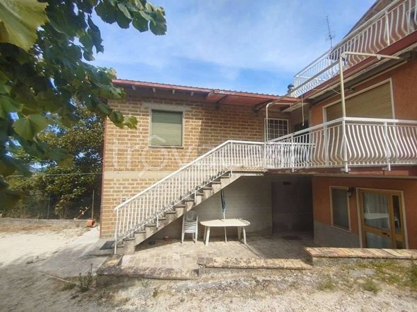 appartamento in vendita a Giano dell'Umbria in zona Bastardo