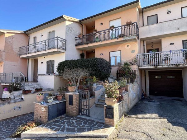 appartamento in vendita a Giano dell'Umbria in zona Bastardo