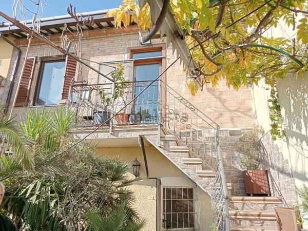 pentavano in vendita a Giano dell'Umbria
