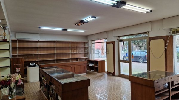 negozio in vendita a Giano dell'Umbria