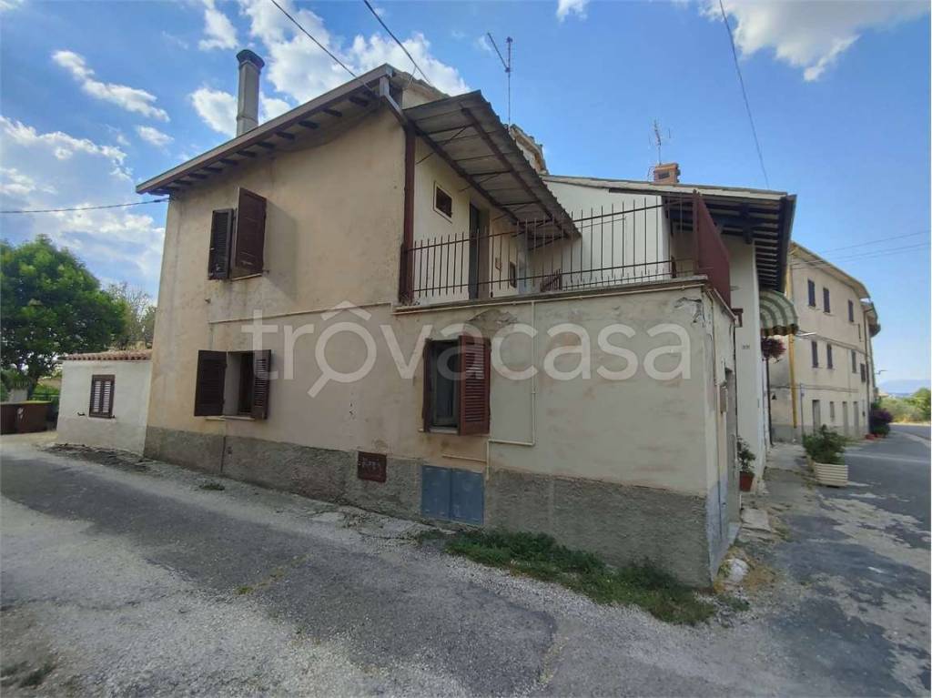 appartamento in vendita a Giano dell'Umbria in zona Fabbri