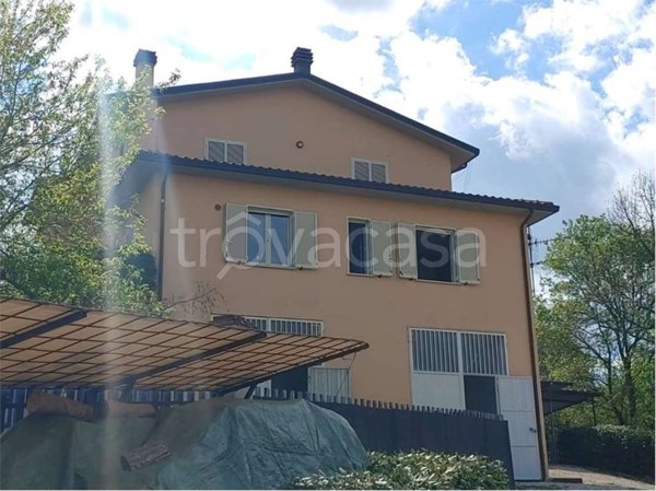 casa indipendente in vendita a Giano dell'Umbria
