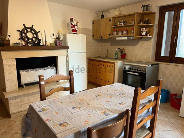 casa indipendente in vendita a Giano dell'Umbria