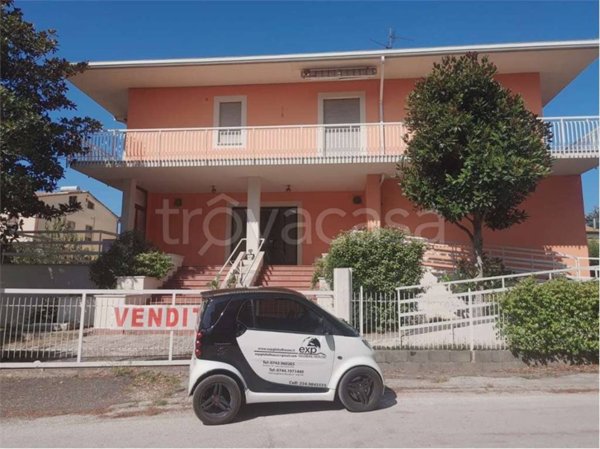 casa indipendente in vendita a Giano dell'Umbria in zona Bastardo